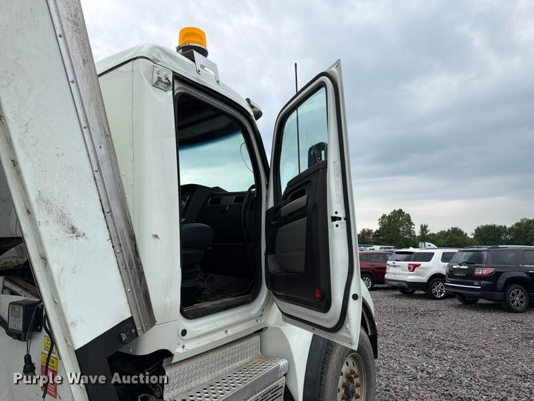image for item YA4511 2023 Kenworth T880 hydrovac truck