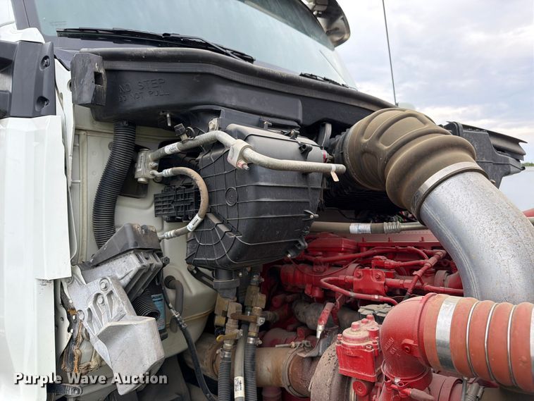 image for item YA4511 2023 Kenworth T880 hydrovac truck