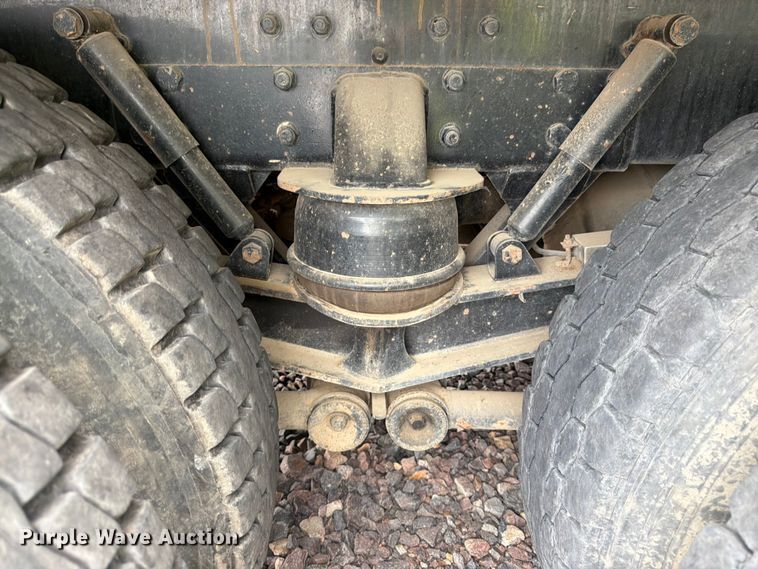image for item YA4511 2023 Kenworth T880 hydrovac truck