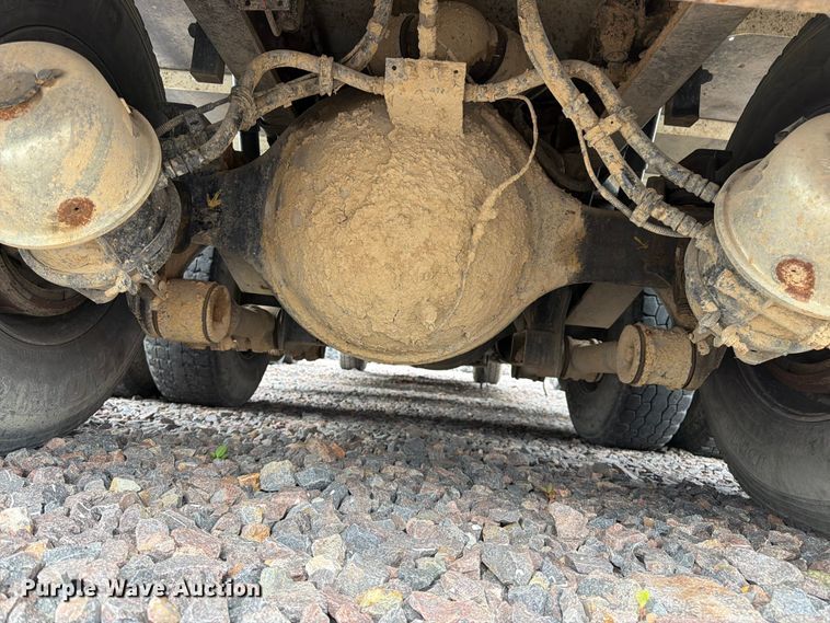 image for item YA4511 2023 Kenworth T880 hydrovac truck