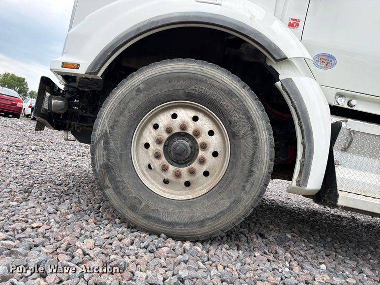 image for item YA4511 2023 Kenworth T880 hydrovac truck