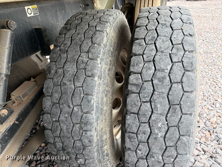 image for item YA4511 2023 Kenworth T880 hydrovac truck