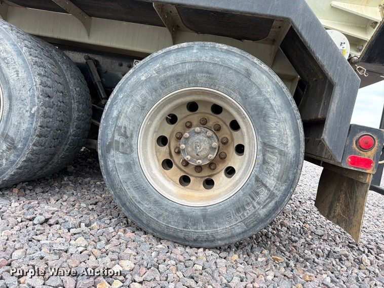 image for item YA4511 2023 Kenworth T880 hydrovac truck