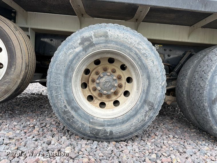 image for item YA4511 2023 Kenworth T880 hydrovac truck