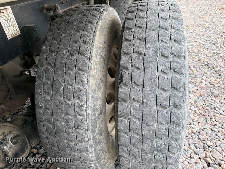 image for item YA4511 2023 Kenworth T880 hydrovac truck