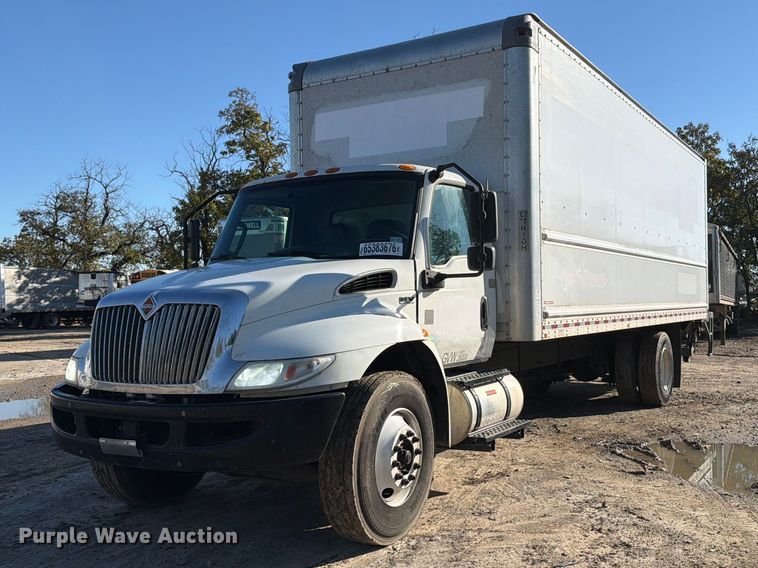 image for item YA4646 2021 International MV607 box truck