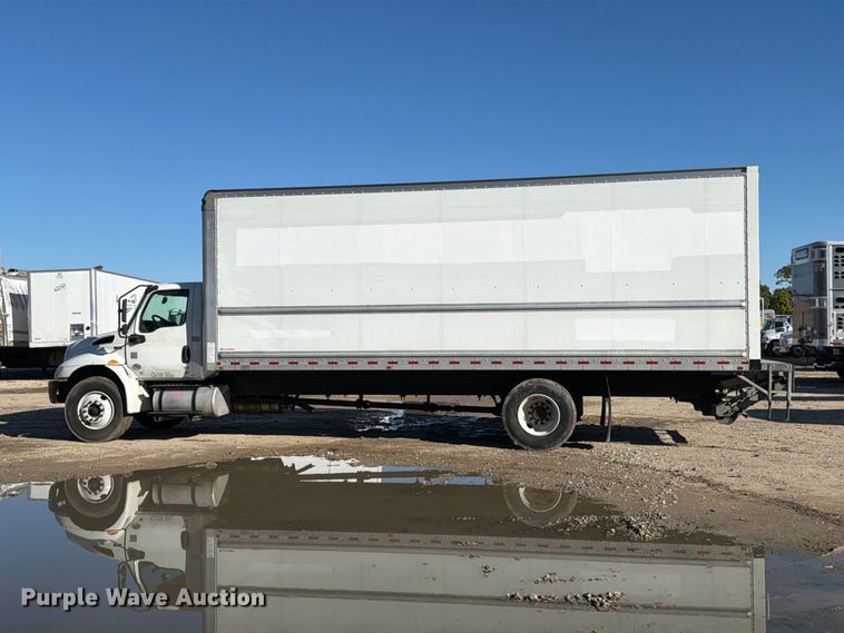 image for item YA4646 2021 International MV607 box truck