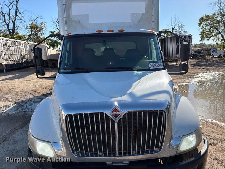 image for item YA4646 2021 International MV607 box truck