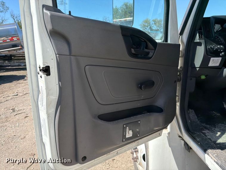 image for item YA4646 2021 International MV607 box truck