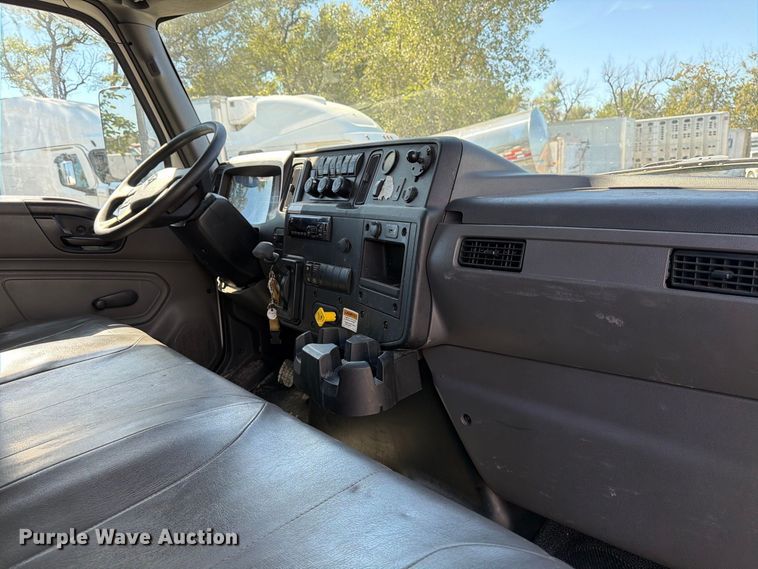image for item YA4646 2021 International MV607 box truck