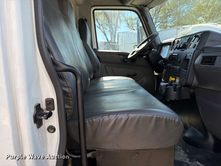 image for item YA4646 2021 International MV607 box truck