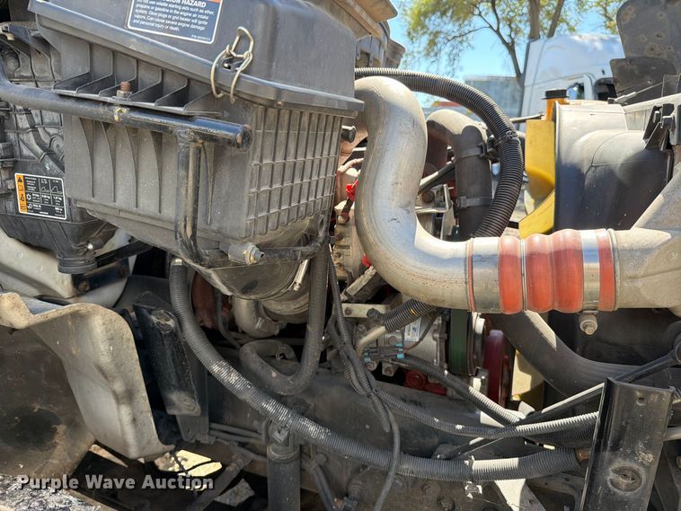 image for item YA4646 2021 International MV607 box truck
