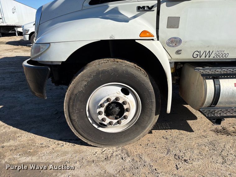 image for item YA4646 2021 International MV607 box truck