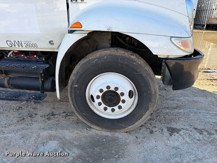 image for item YA4646 2021 International MV607 box truck