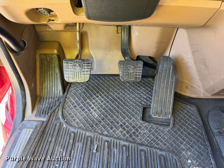 image for item YA4815 2017 Kenworth T680 semi truck