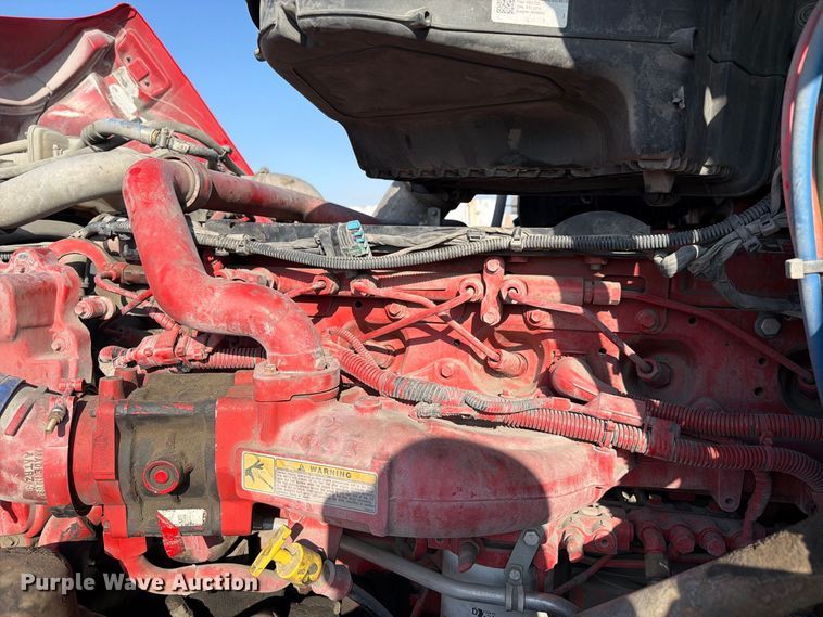 image for item YA4815 2017 Kenworth T680 semi truck