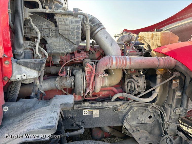 image for item YA4815 2017 Kenworth T680 semi truck