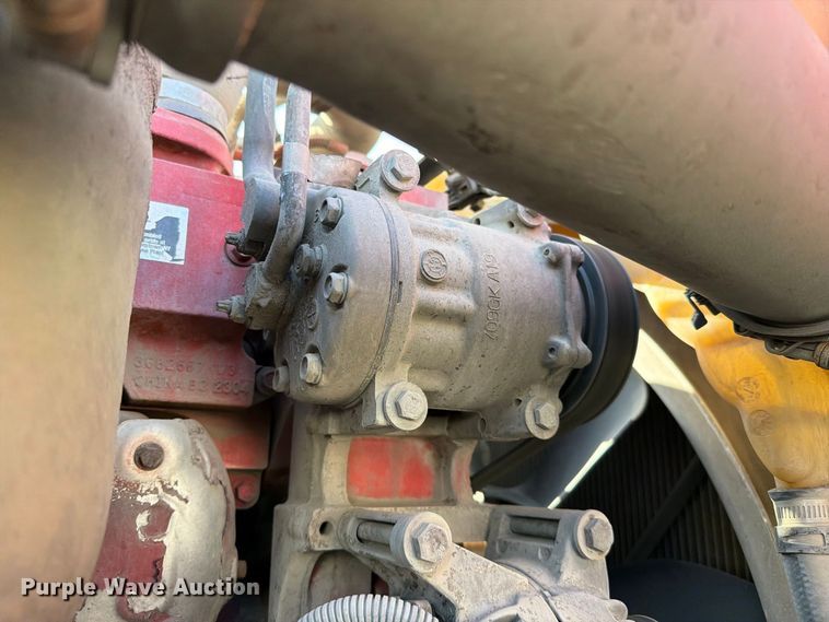 image for item YA4815 2017 Kenworth T680 semi truck