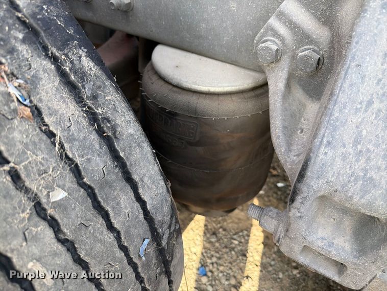 image for item YA4815 2017 Kenworth T680 semi truck