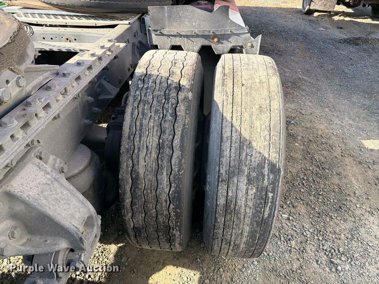 image for item YA4815 2017 Kenworth T680 semi truck