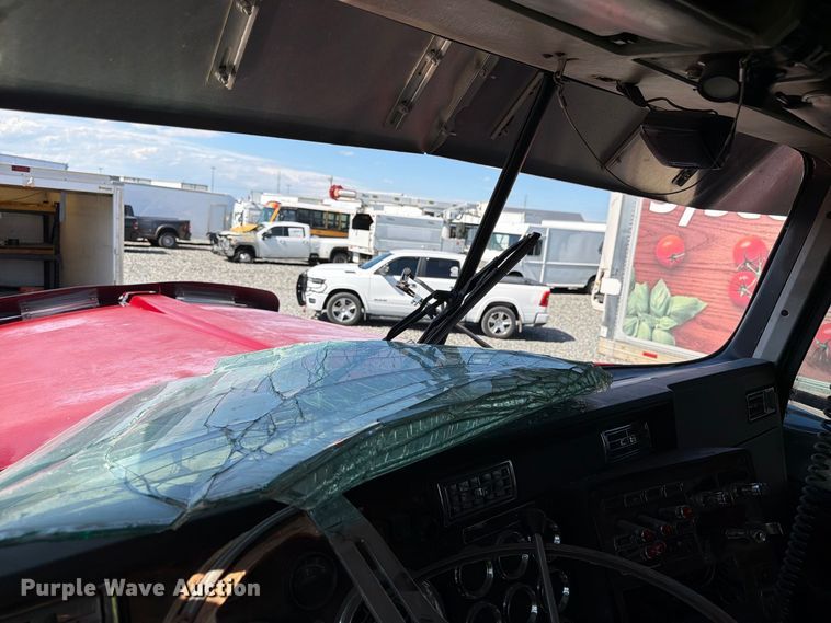 image for item YA4836 1996 Kenworth W900 semi truck