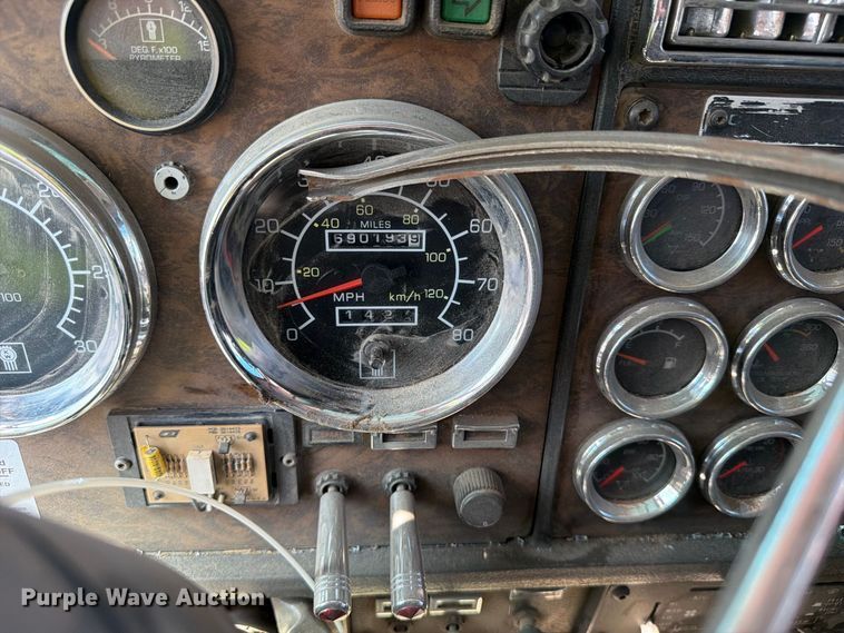 image for item YA4836 1996 Kenworth W900 semi truck