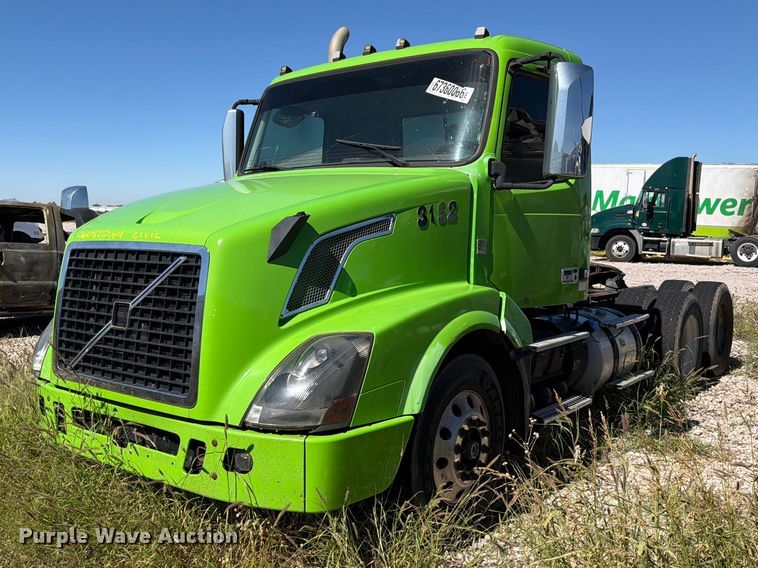 2017 Volvo VNL semi truck