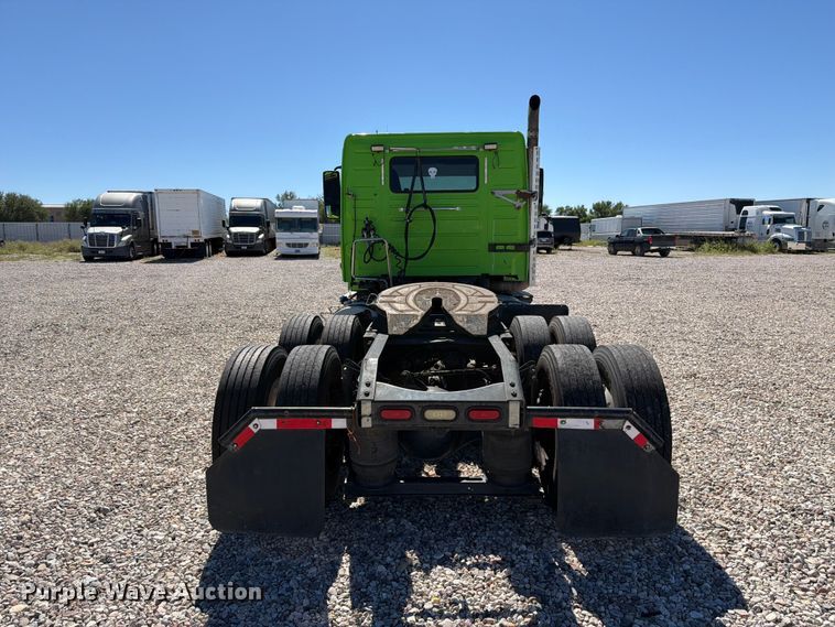 image for item YA4920 2017 Volvo VNL semi truck