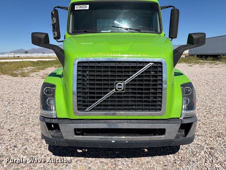 image for item YA4920 2017 Volvo VNL semi truck