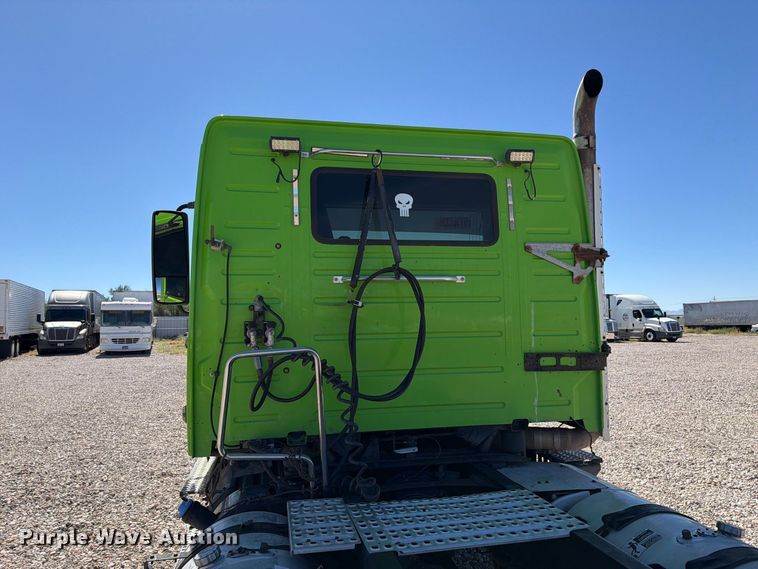 image for item YA4920 2017 Volvo VNL semi truck