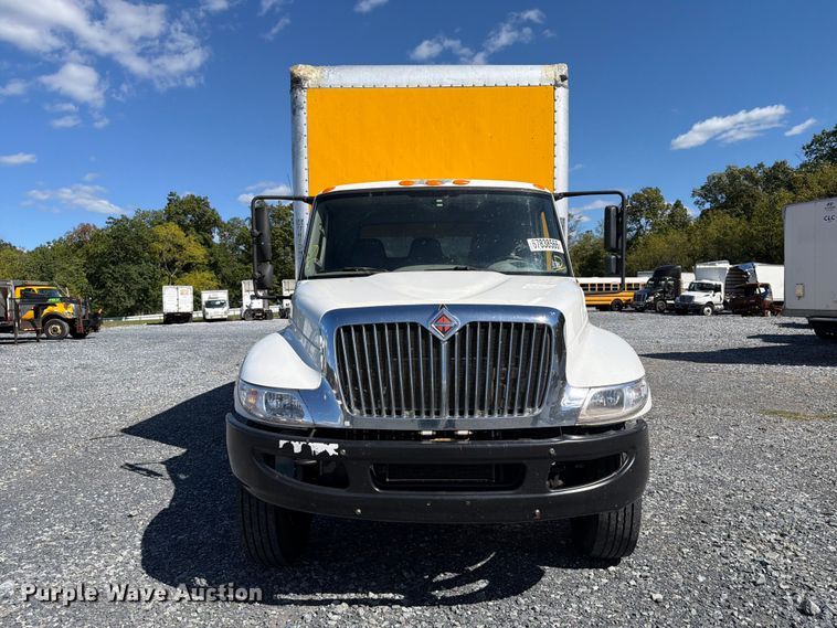 image for item YA4979 2019 International DuraStar 4300 box truck