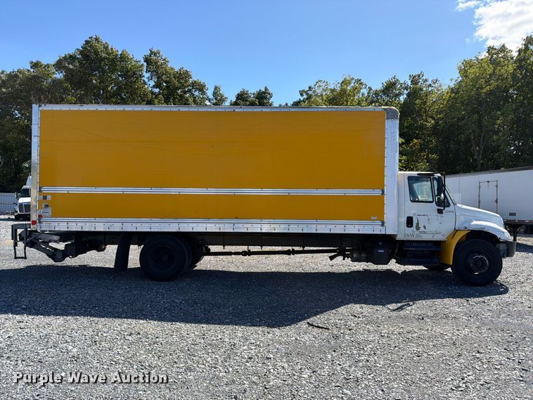image for item YA4979 2019 International DuraStar 4300 box truck