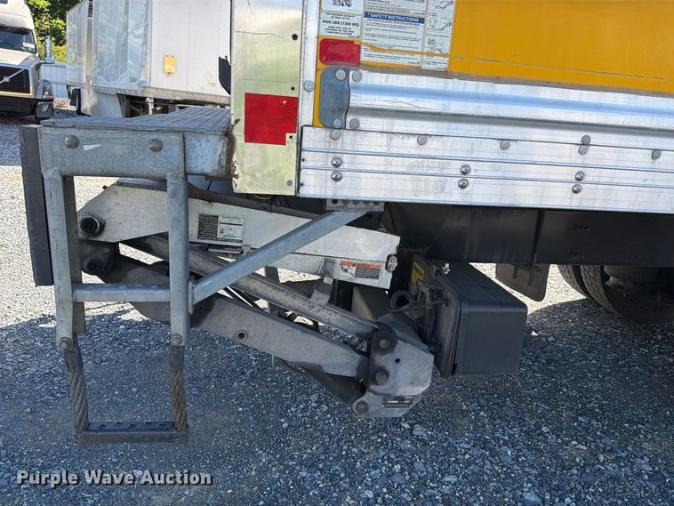 image for item YA4979 2019 International DuraStar 4300 box truck
