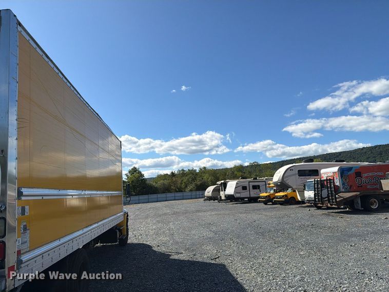image for item YA4979 2019 International DuraStar 4300 box truck