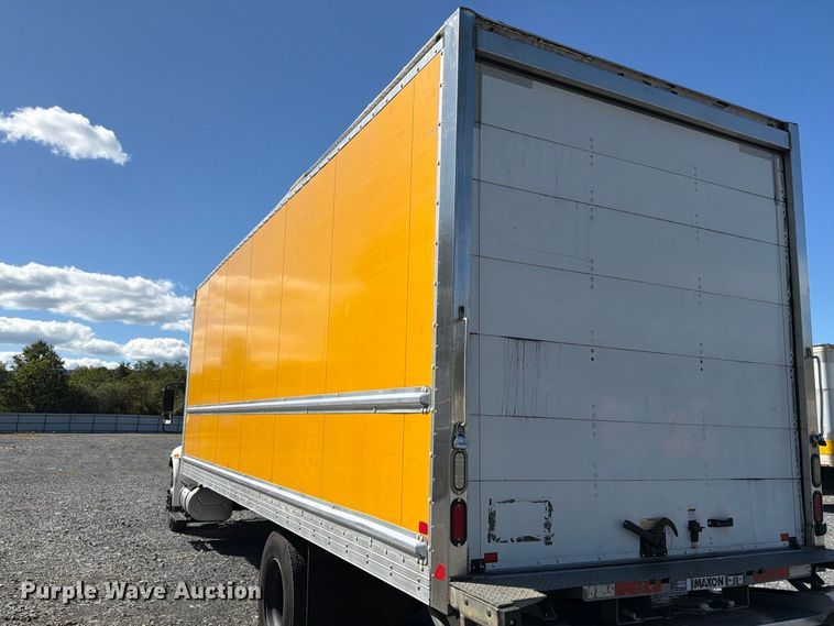 image for item YA4979 2019 International DuraStar 4300 box truck