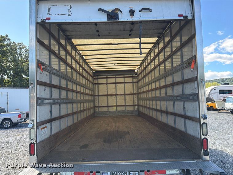 image for item YA4979 2019 International DuraStar 4300 box truck