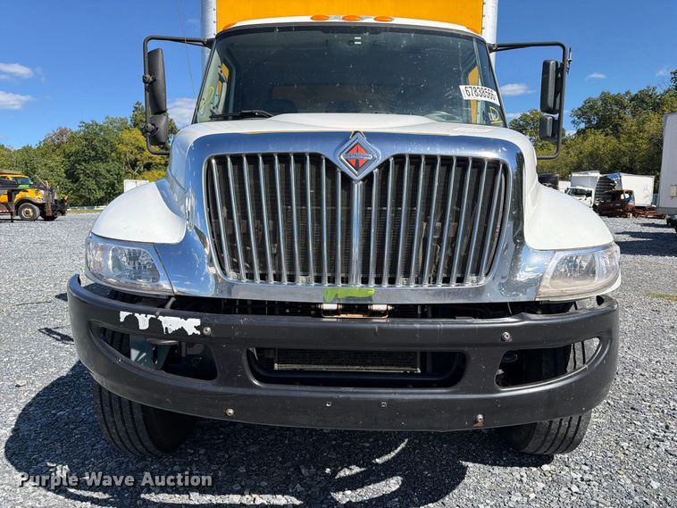 image for item YA4979 2019 International DuraStar 4300 box truck