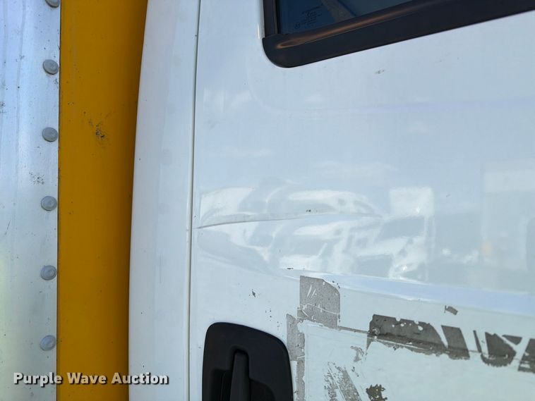 image for item YA4979 2019 International DuraStar 4300 box truck