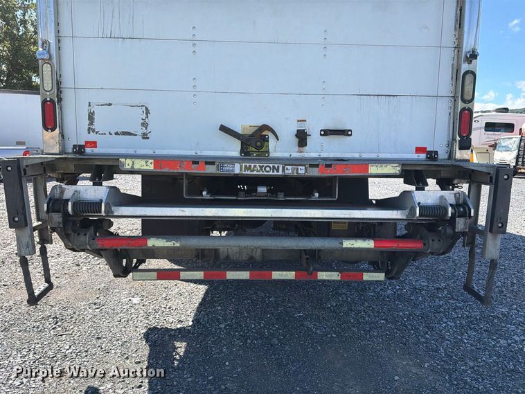 image for item YA4979 2019 International DuraStar 4300 box truck