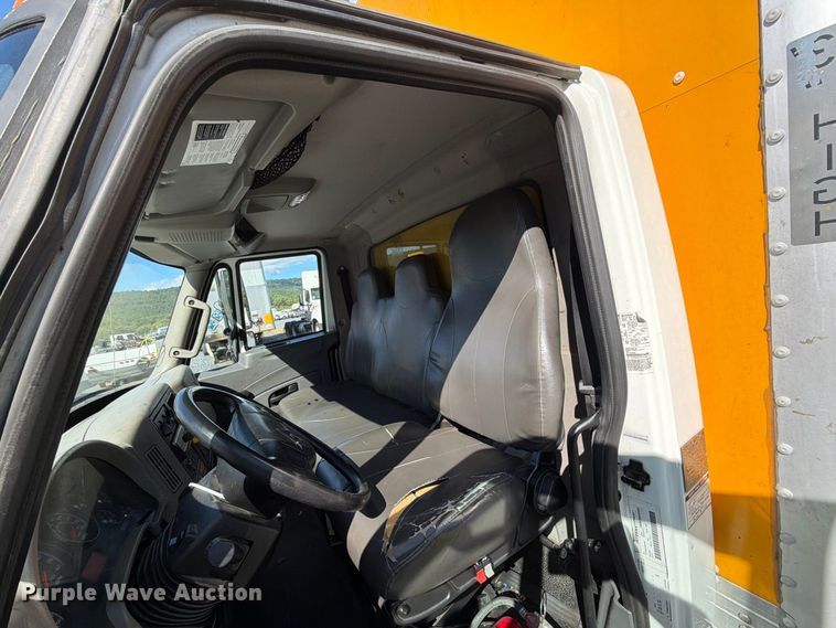 image for item YA4979 2019 International DuraStar 4300 box truck