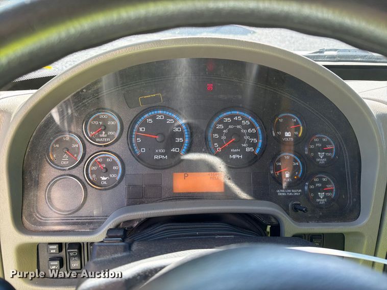 image for item YA4979 2019 International DuraStar 4300 box truck