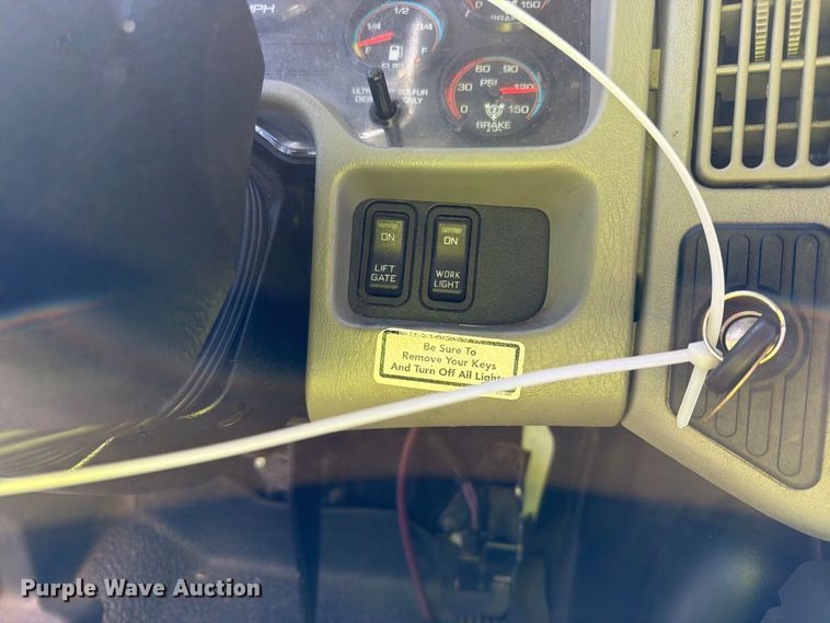 image for item YA4979 2019 International DuraStar 4300 box truck