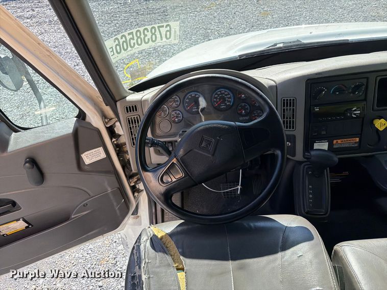 image for item YA4979 2019 International DuraStar 4300 box truck