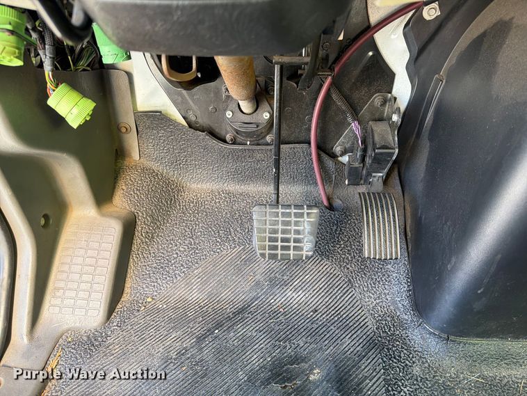 image for item YA4979 2019 International DuraStar 4300 box truck
