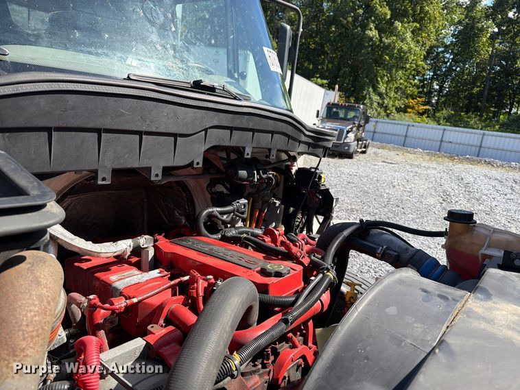 image for item YA4979 2019 International DuraStar 4300 box truck