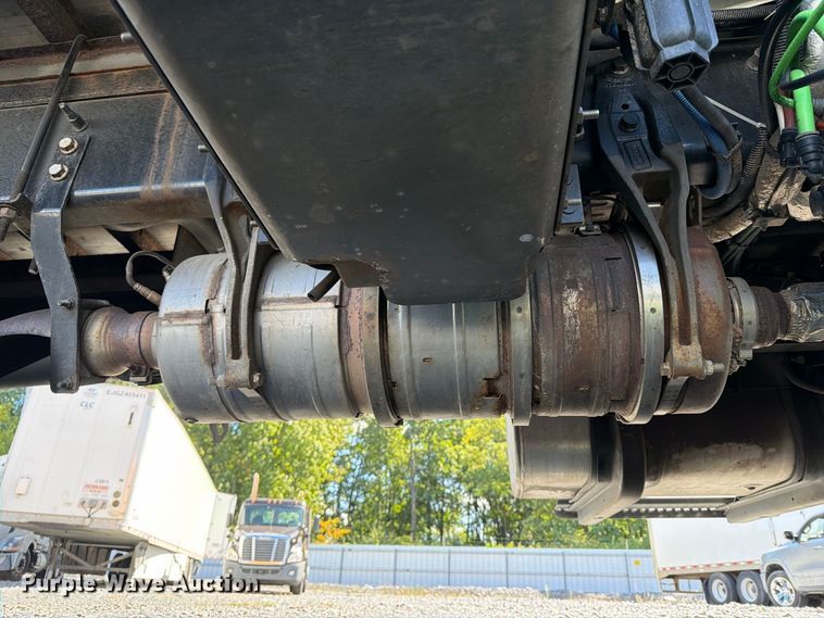 image for item YA4979 2019 International DuraStar 4300 box truck