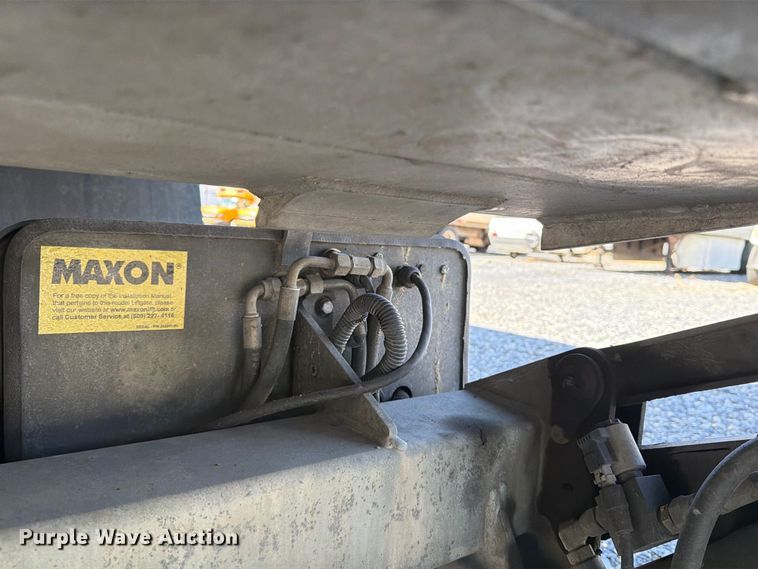 image for item YA4979 2019 International DuraStar 4300 box truck