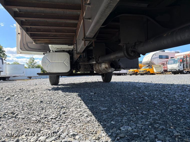 image for item YA4979 2019 International DuraStar 4300 box truck