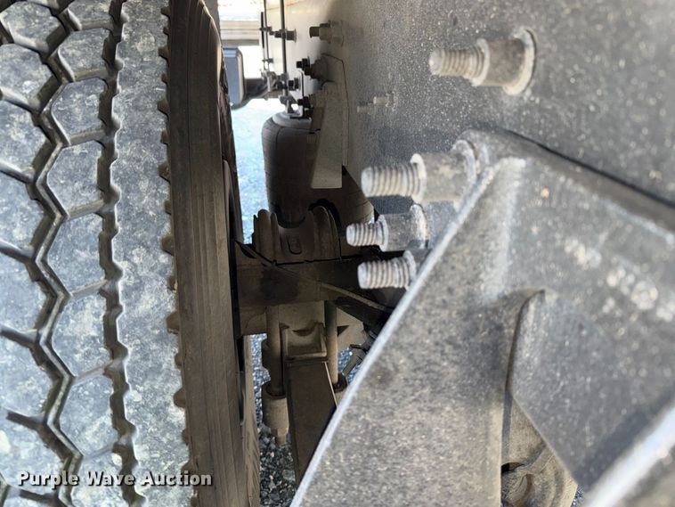 image for item YA4979 2019 International DuraStar 4300 box truck