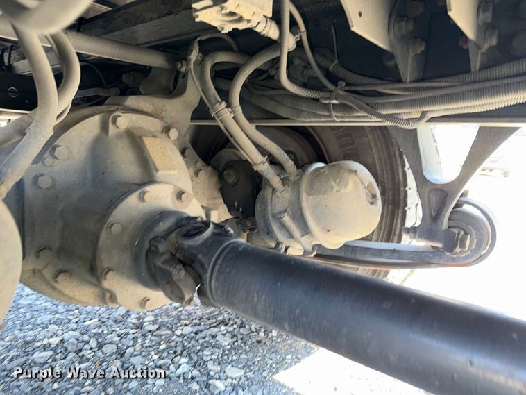 image for item YA4979 2019 International DuraStar 4300 box truck